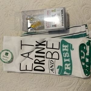St Patty's Day towels and wine stopper